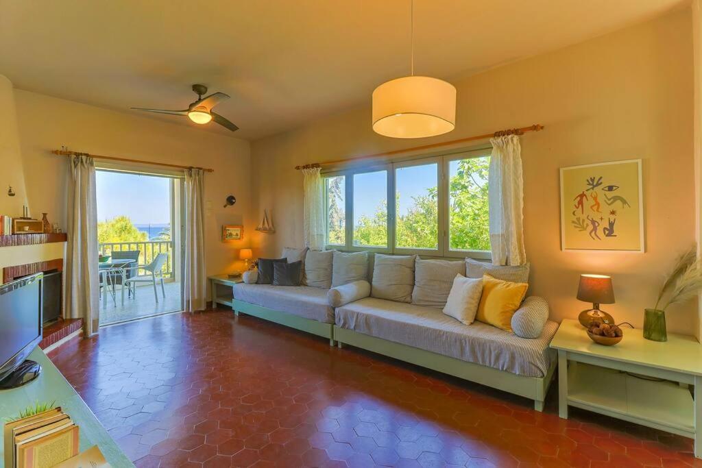 Вилла The Bright House By The Sea Афитос Экстерьер фото